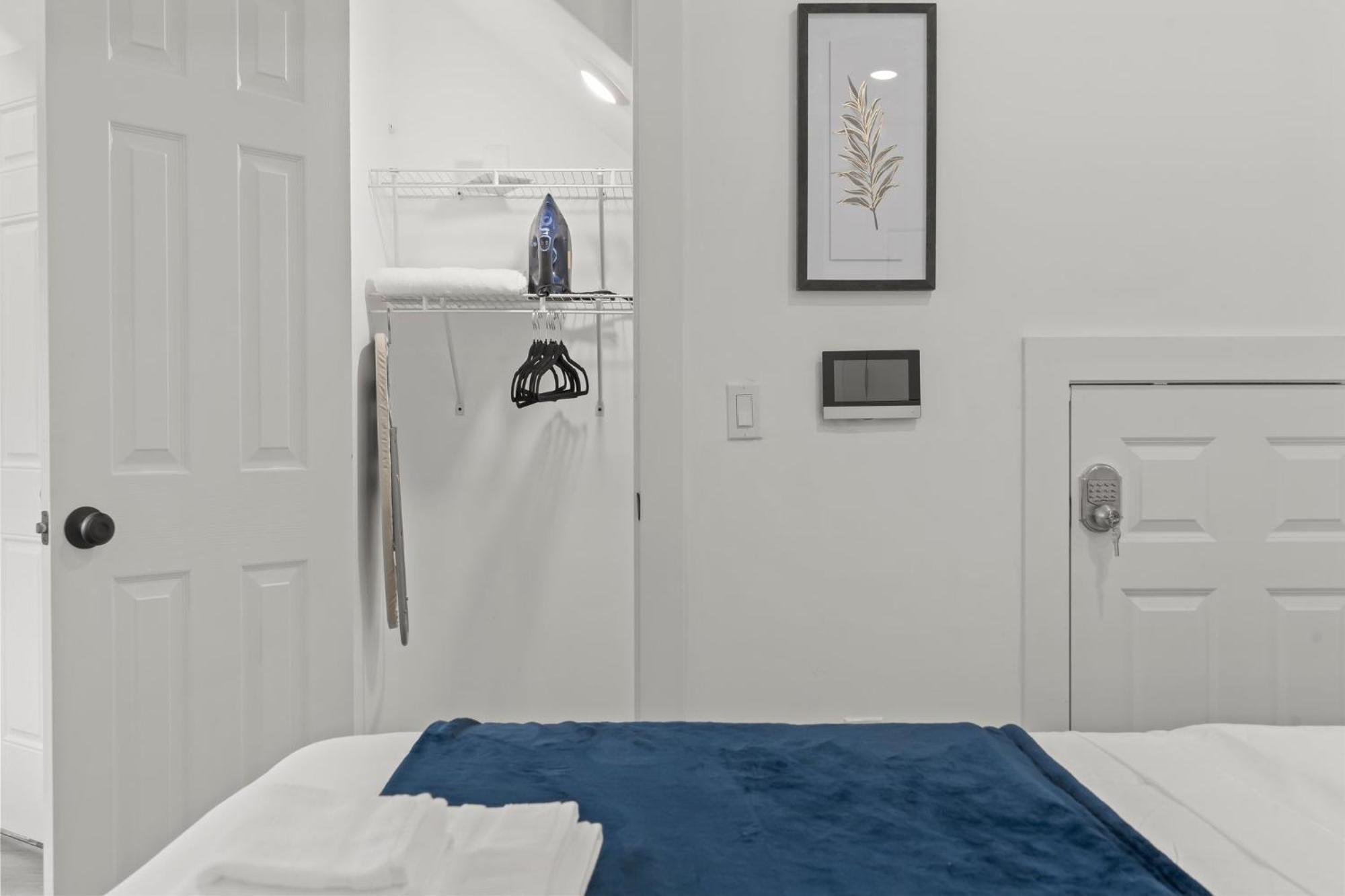 New Season Royals, Airport West Hotel Chester Room photo
